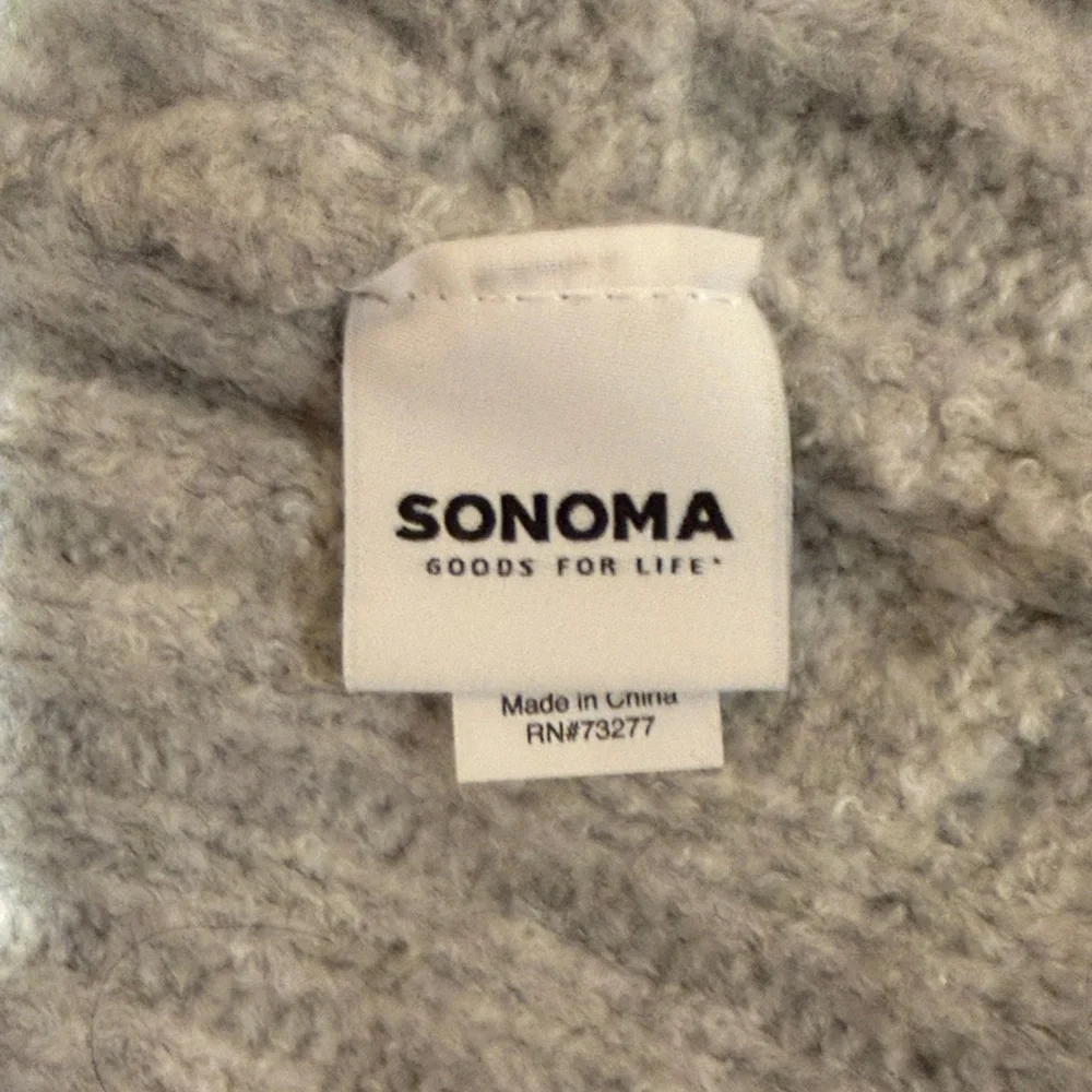 Sonoma Goods For Life Gray Cable Knit Pom Beanie Hat NWT Winter Cozy